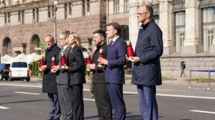Merz, Macron, Starmer und Tusk halten Schweigeminute auf dem Maidan in Kiew ab