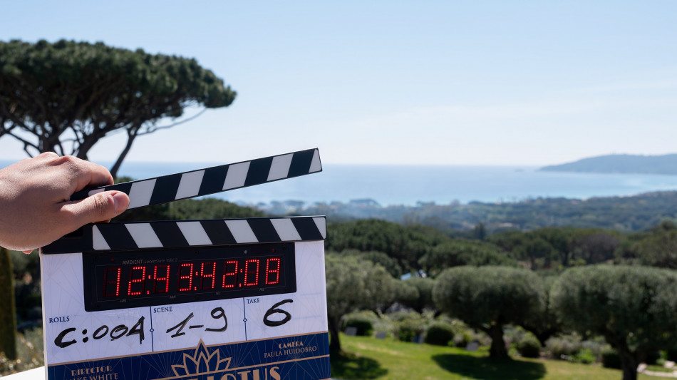 Giallo a White Lotus, esce Helena Bonham Carter