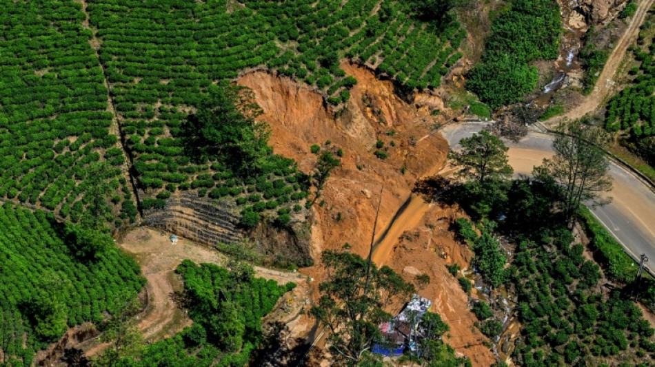 Países asiáticos luchan por distribuir ayudas tras las inundaciones que dejan 1.300 muertos
