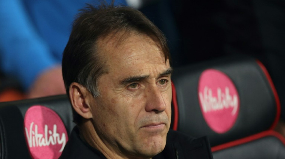 Lopetegui viaja a Espa&ntilde;a por el funeral de su padre