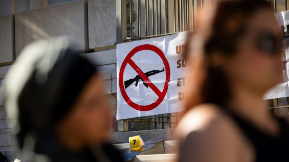 Adolescente de 15 anos &eacute; esfaqueado 50 vezes e queimado vivo na Fran&ccedil;a