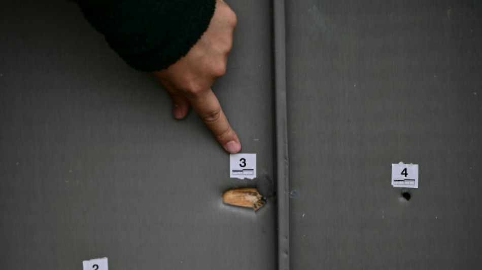 Autos vor französischen Gefängnissen in Brand gesetzt: Polizei fahndet nach Tätern