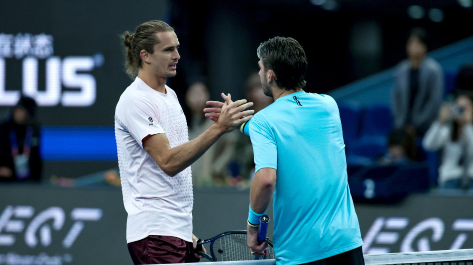 Zverev avanza al secondo turno a Pechino
