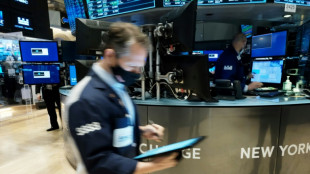 Wall Street ouvre en hausse, port&eacute;e par de bons indicateurs et des r&eacute;sultats d'entreprises