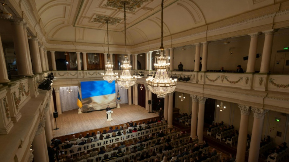 Zelenski se disculpa con iron&iacute;a por no vestir "traje", un gui&ntilde;o a su visita a la Casa Blanca