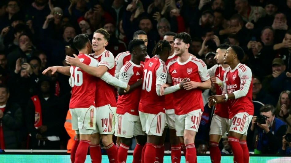 Arsenal goleia Atl&eacute;tico de Madrid (4-0) e se mant&eacute;m 100% a Champions