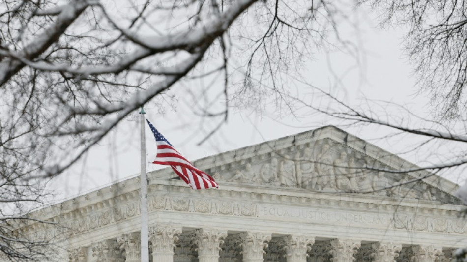 Suprema Corte dos EUA autoriza congelamento de US$ 4 bilhões em ajuda externa