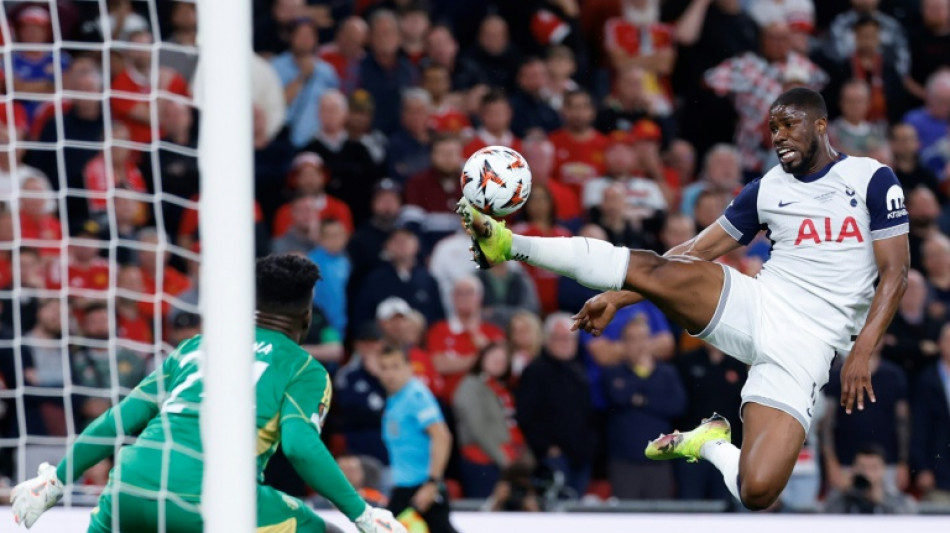 Ligue Europa: Tottenham domine Manchester United en finale et brise sa mal&eacute;diction
