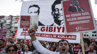 Nuova ondata di arresti nel comune di Istanbul, 13 in custodia