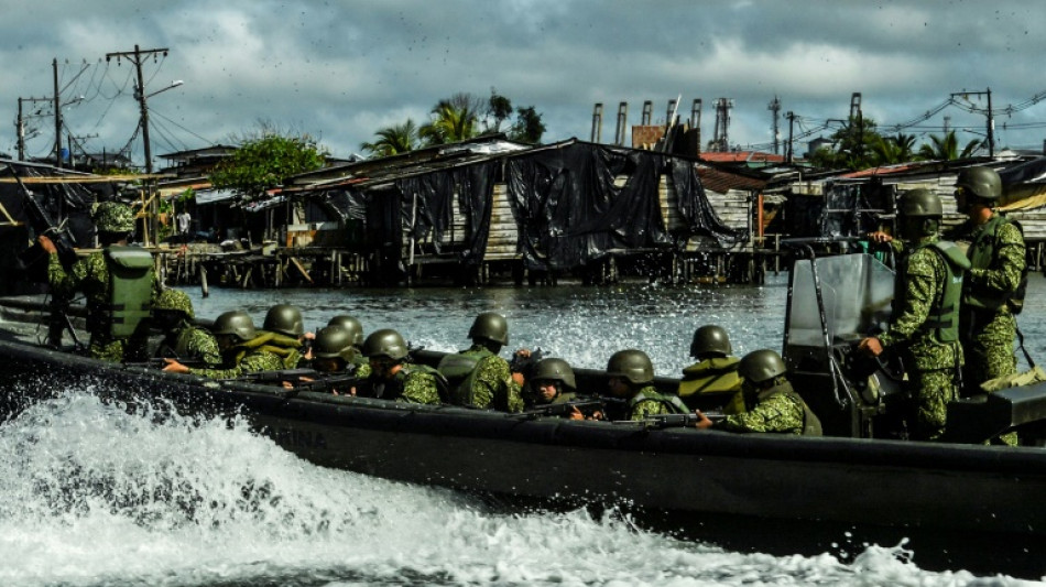 Army taking on gangs in Colombia's biggest port