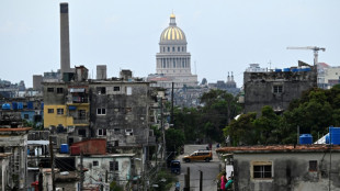 Cuba, asfixiada por el embargo petrolero de EEUU, se esfuerza por restablecer su red el&eacute;ctrica
