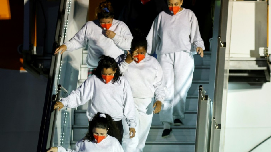 Juiz suspende plano de Trump de revogar status de prote&ccedil;&atilde;o de venezuelanos