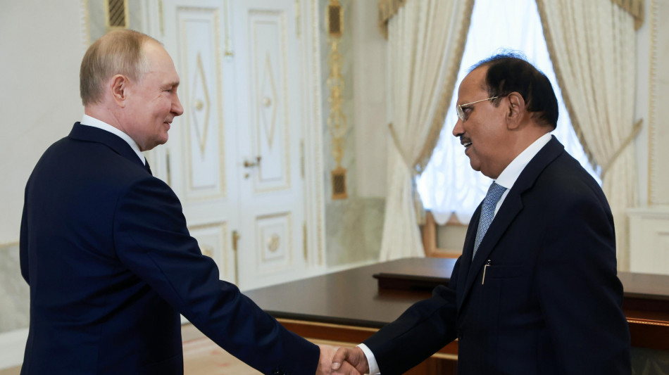 Consigliere indiano Doval, 'Putin atteso in India a fine anno'