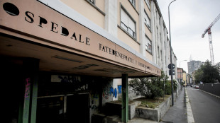 Fedez ancora ricoverato all'ospedale Fatebenefratelli di Milano