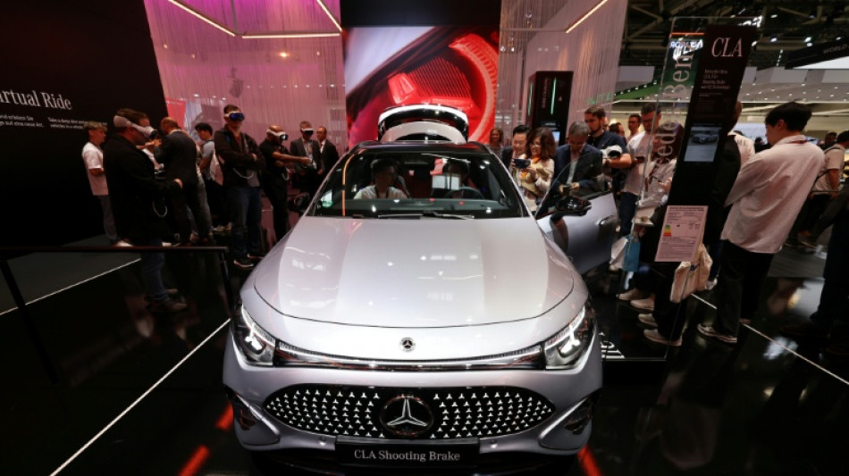 Von der Leyen trifft sich mit Autobranche zum "strategischen Dialog"