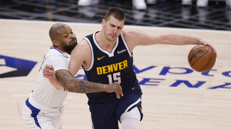 Nba: Denver batte Minnesota ed &egrave; a un passo dal primato