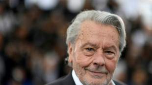 L'ADN d'Alain Delon demand&eacute; &agrave; la justice suisse pour une recherche en paternit&eacute;