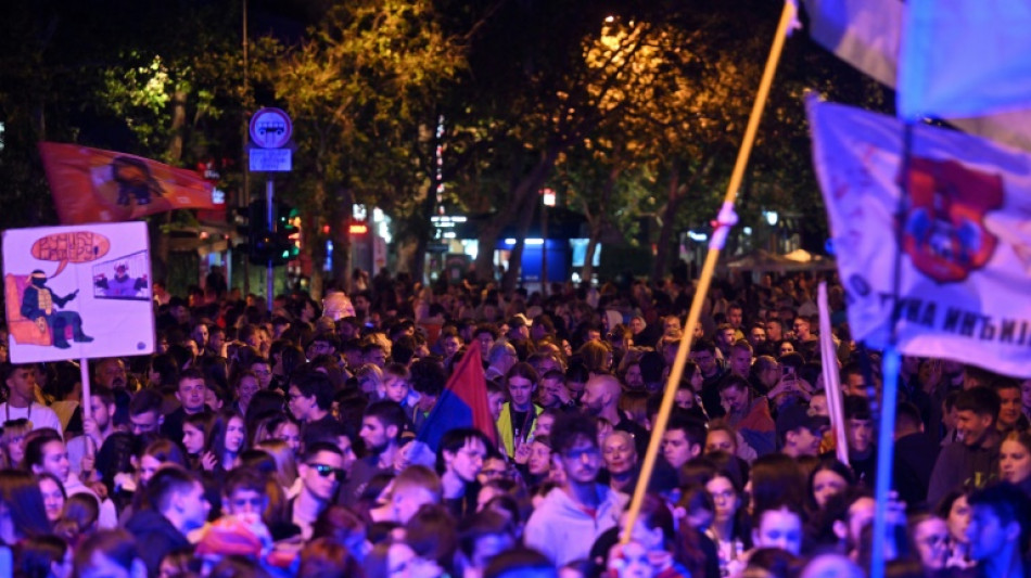 Schüler in Serbien demonstrieren gegen Online-Unterricht wegen Massenprotesten