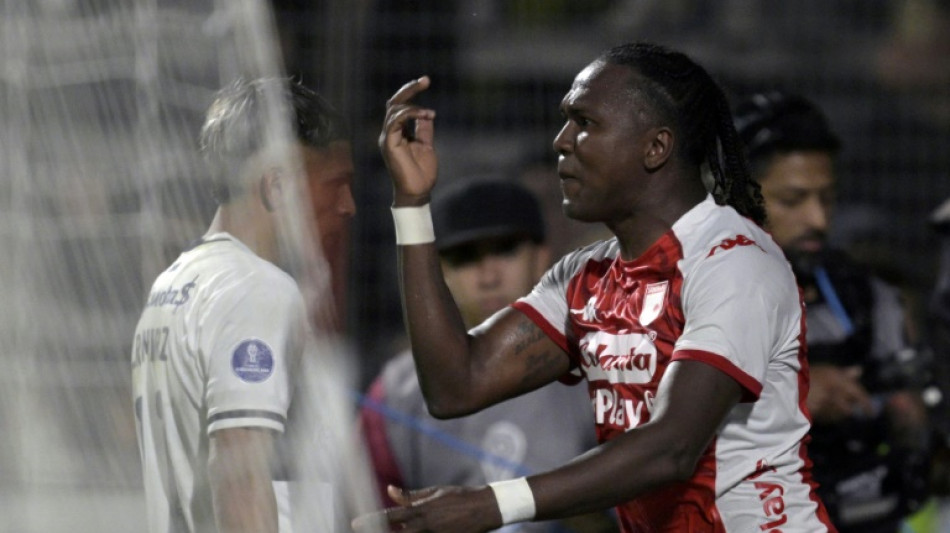 Den&uacute;ncia de racismo abala futebol sul-americano ap&oacute;s caso Vini Jr na Espanha
