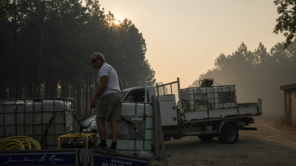 El megaincendio cerca de Burdeos sigue "estabilizado" pese al viento y el calor