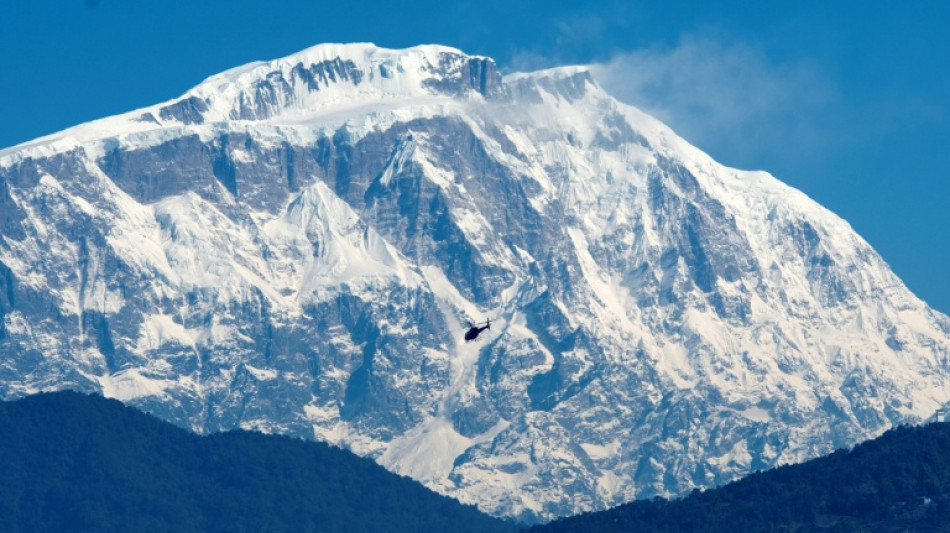 Dos muertos y 14 desaparecidos por la avalancha en una monta&ntilde;a de Nepal