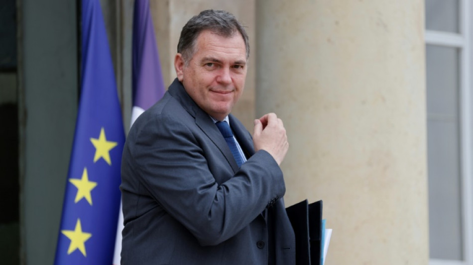 Grève à la SNCF: le ministre des Transports espère que les syndicats reviendront "à la raison"