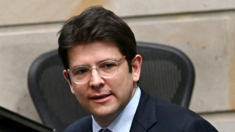 Pr&eacute;-candidato baleado na Col&ocirc;mbia mostra resposta 'favor&aacute;vel' a tratamentos