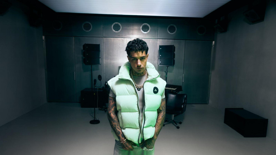 Tony Effe disegna capsule con Peuterey