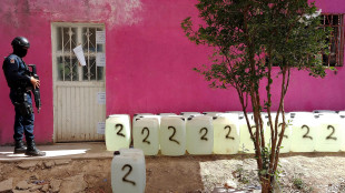 Messico, sequestrati 24.400 litri di metanfetamina nello Stato di Sinaloa