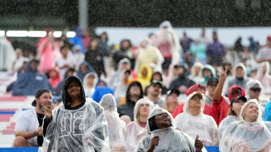 Rain suspends MLB Speedway Classic until Sunday