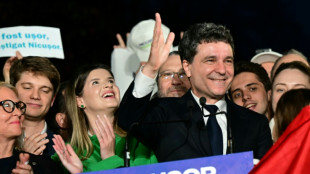 En Roumanie, le candidat pro-europ&eacute;en remporte la pr&eacute;sidence