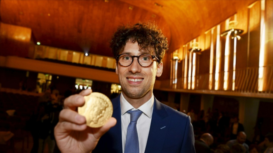 Mathématiques: la médaille Fields couronne un Français et la deuxième femme de l'histoire