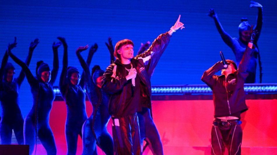 Baja de Peso Pluma deja herido al Festival de Vi&ntilde;a del Mar en Chile