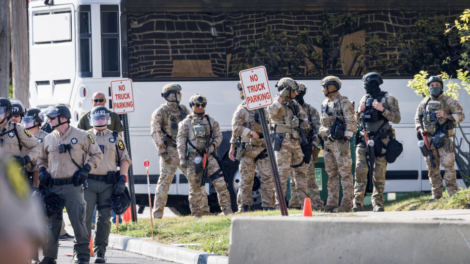 Trump chiede alla Corte suprema ok per i soldati in Illinois