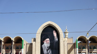 Teheran, iniziati ufficialmente i funerali di Khamenei