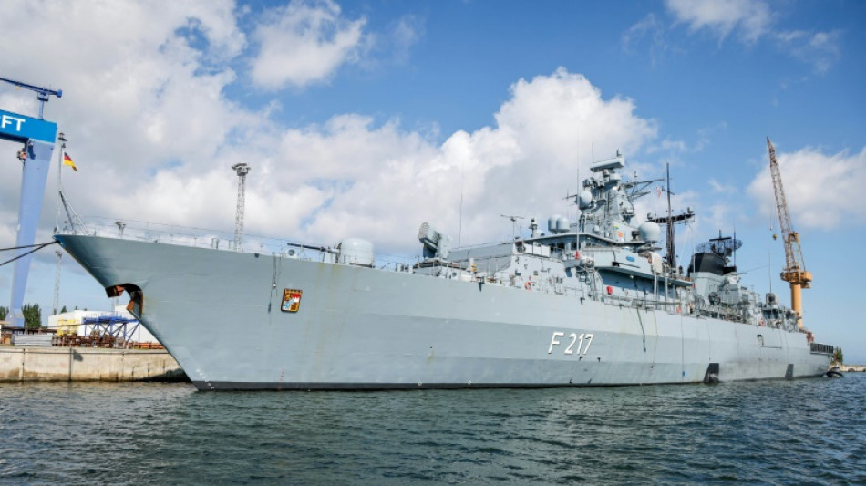 Klimaaktivisten bemalen Fregatte der Marine: Polizeieinsatz bei Kieler Woche