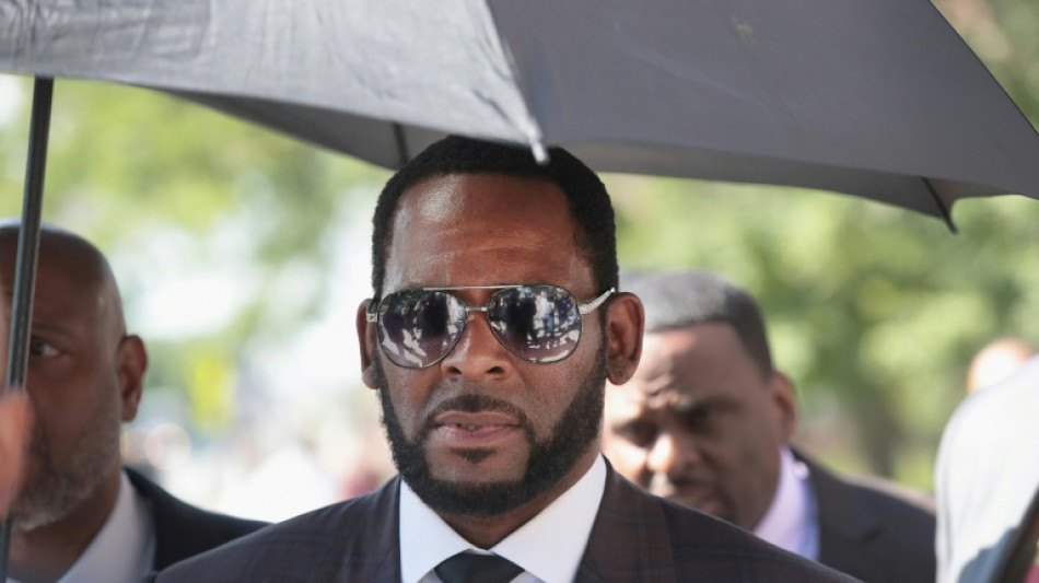 Cantante R. Kelly condenado a 20 a&ntilde;os de c&aacute;rcel por pornograf&iacute;a infantil