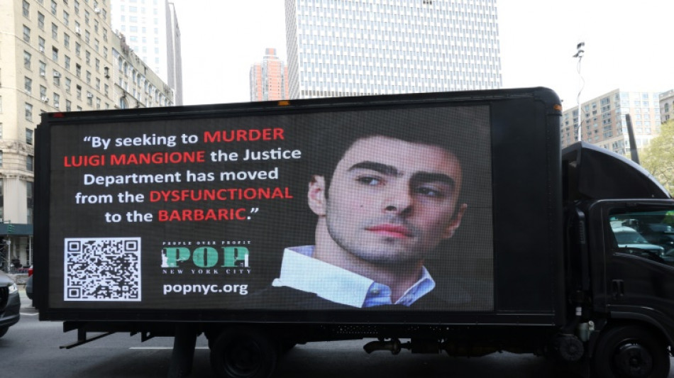 Acusado de asesinar a ejecutivo de seguros médicos en Nueva York se declara no culpable