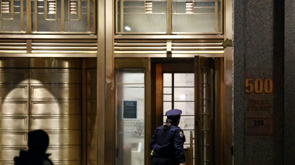 Um sorridente Nicol&aacute;s Maduro comparece novamente perante a justi&ccedil;a em Nova York