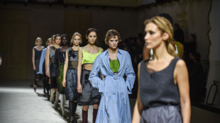 Per Prada 5,7 miliardi di ricavi, Versace peser&agrave; sui margini nel 2026