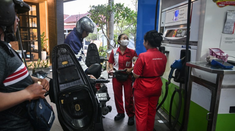 El petr&oacute;leo alcanza su nivel m&aacute;s bajo en cuatro a&ntilde;os ante la incertidumbre econ&oacute;mica