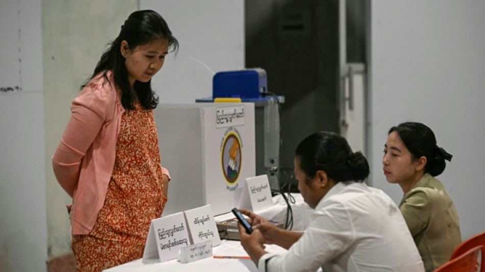 Birmania celebra elecciones legislativas organizadas por la junta militar