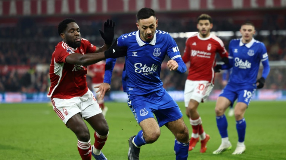 Everton e Nottingham Forest podem ser punidos por infra&ccedil;&atilde;o financeira
