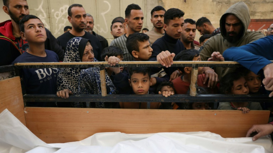 Raids israéliens sur des tentes de déplacés à Gaza, 25 morts selon les secours