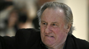 A son proc&egrave;s, Depardieu conteste "peloter" des femmes et s'en prend au mouvement MeToo