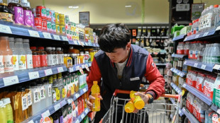 China pede que Trump pare de 'amea&ccedil;ar e chantagear' em meio &agrave; guerra comercial