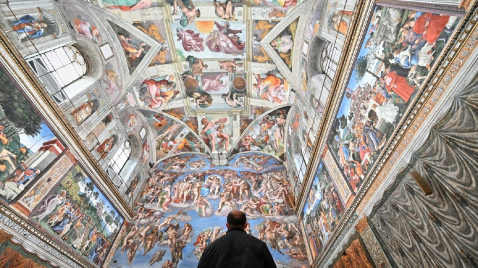 Une foule fervente continue d'honorer la mémoire du pape François