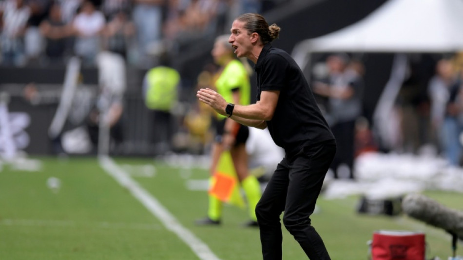 Filipe Lu&iacute;s prepara Flamengo para 'batismo' na Libertadores contra o Deportivo T&aacute;chira