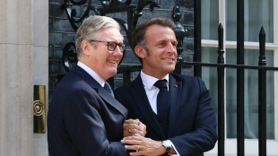 Fran&ccedil;a e Reino Unido anunciam acordo sobre 'projeto piloto' de interc&acirc;mbio de migrantes