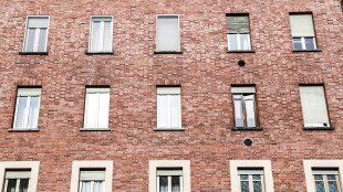 Cristalli liquidi trasformano finestre in mini-impianti solari